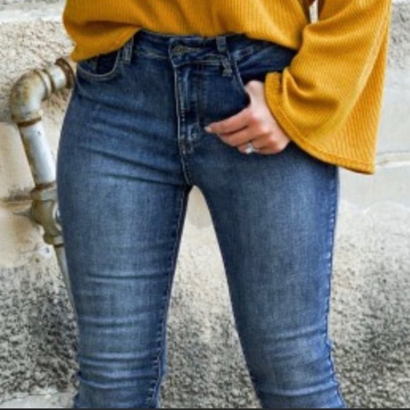 NWT. High-rise skinny jeans longer length - Picture 8 of 14